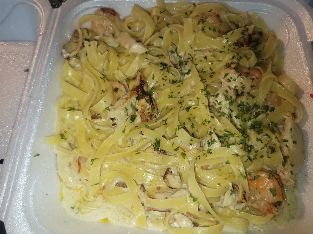 Chicken and Shrimp Alfredo Pasta